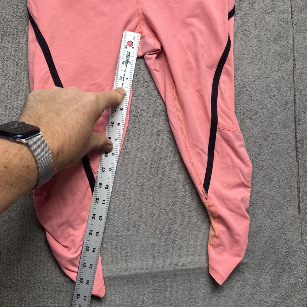 Lululemon Pink Crop Leggings‎ Women's 4 Contrast Trim Yoga Gym Athleisure